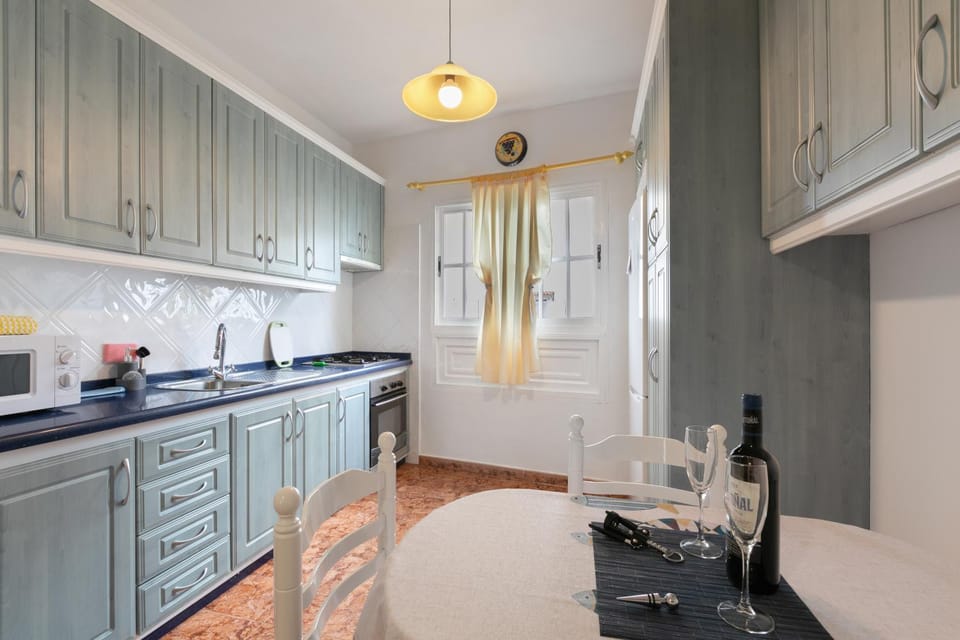Kitchen or kitchenette, Living room