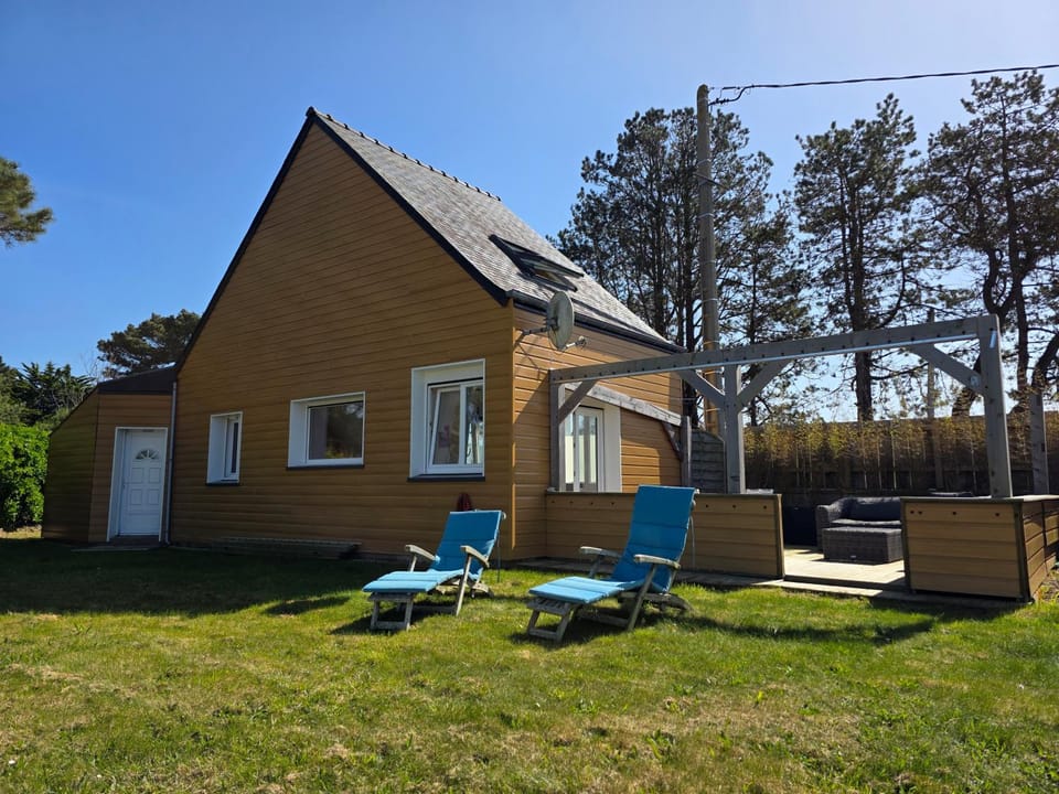 Charmante maison avec accès direct à la plage et vue mer incroyable House in Plouguerneau