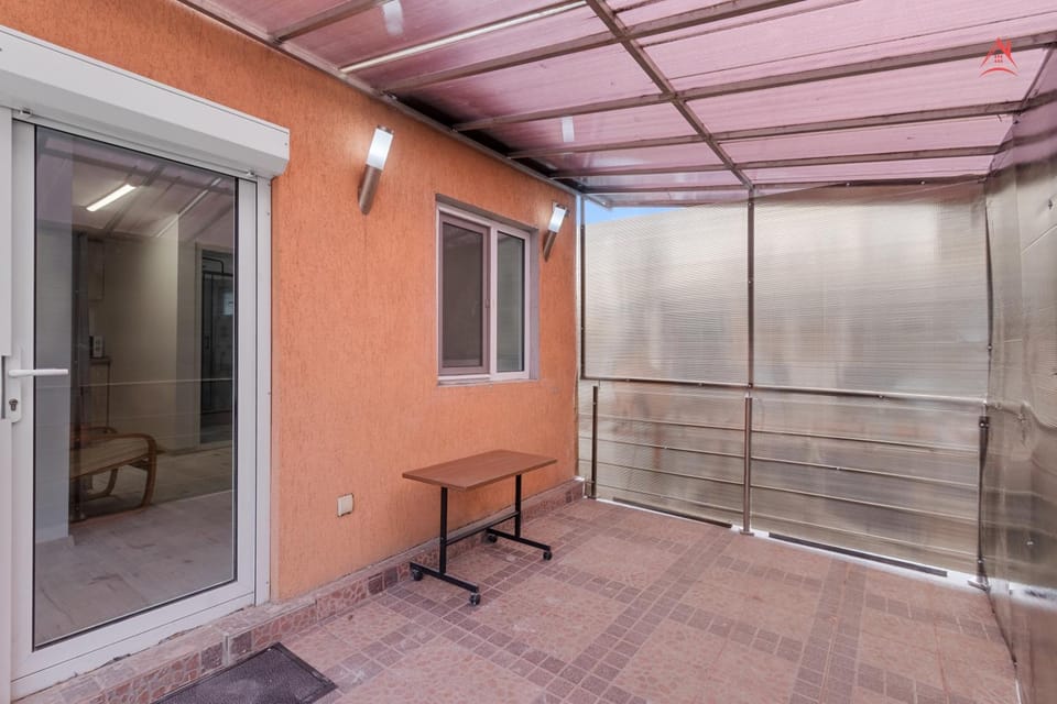 Property building, Balcony/Terrace