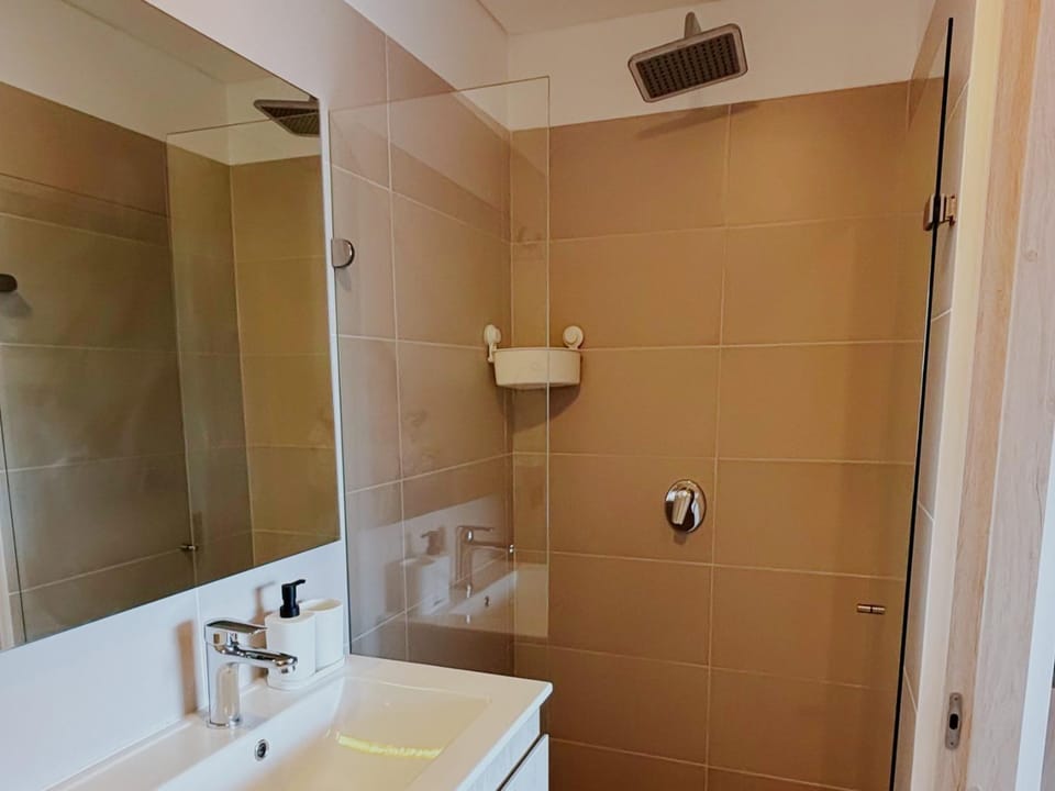 Bathroom, Bath