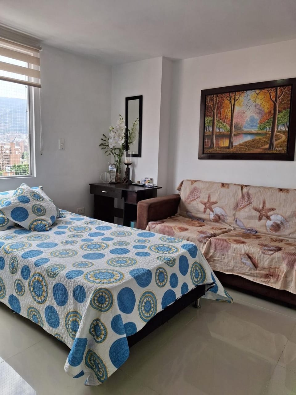 RentalsOP AN09 Apartamento en Laureles el barrio mas cool del mundo, moderno, con balcon y excelente vista Apartment in Medellin