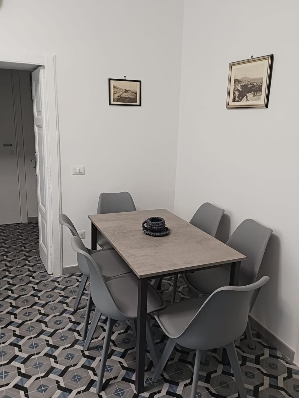 Domus Archivii House in Naples