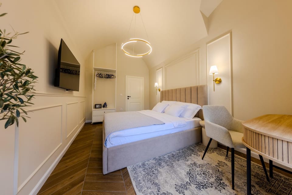 Bed, Bedroom, air conditioner