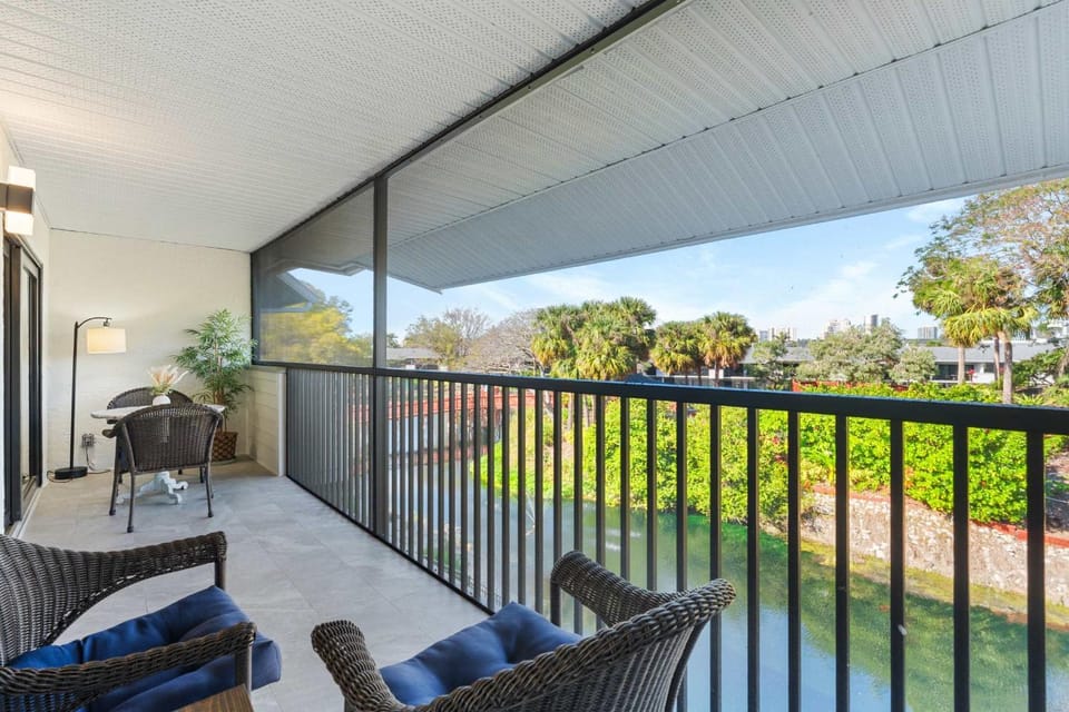 Beautiful Resort and Sunset Views House in Naples