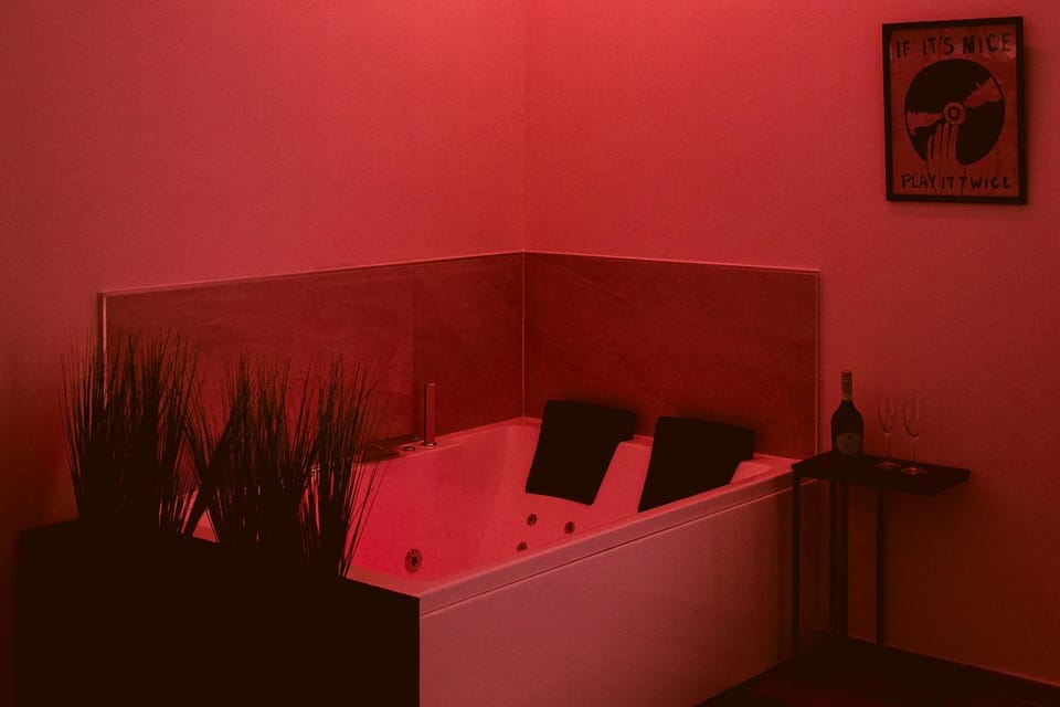 Hot Tub, Hot Tub, Photo of the whole room, Swimming pool