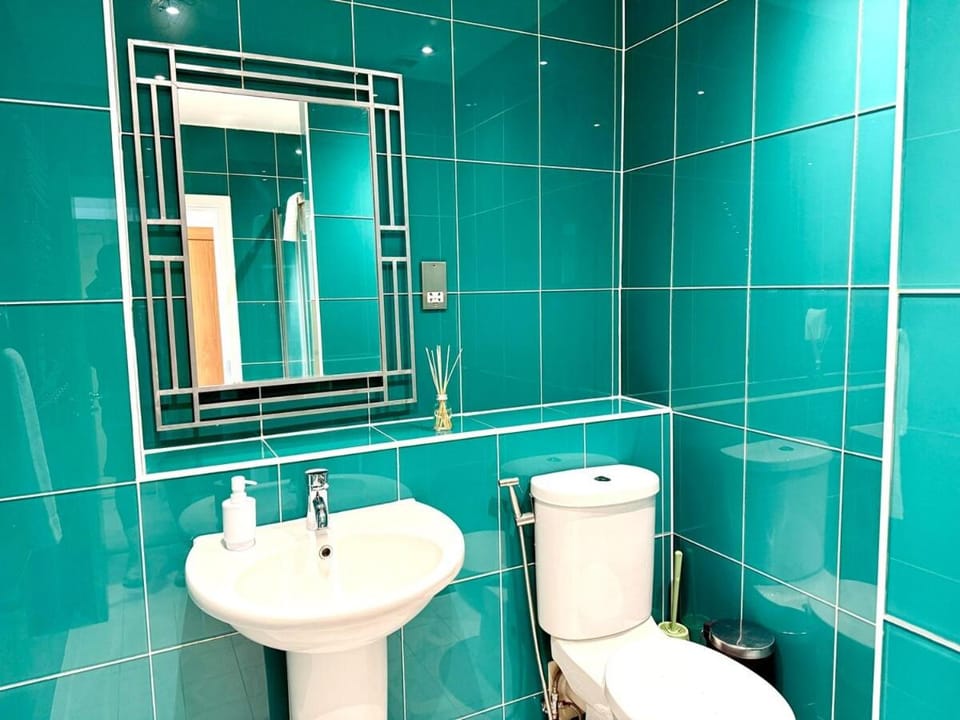 Cardiff Skyline Penthouse Apartment Free Parking Sleeps 8 Apartment in Cardiff