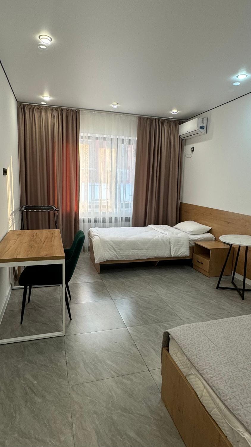 Bed, Photo of the whole room, Seating area, Bedroom