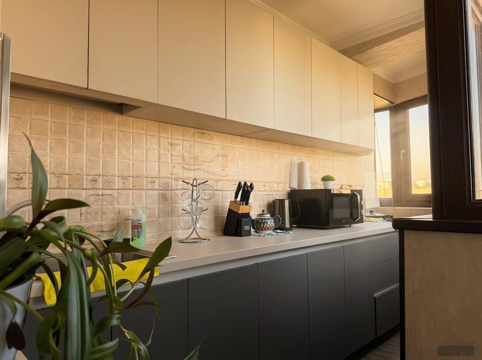 View (from property/room), microwave, kitchen
