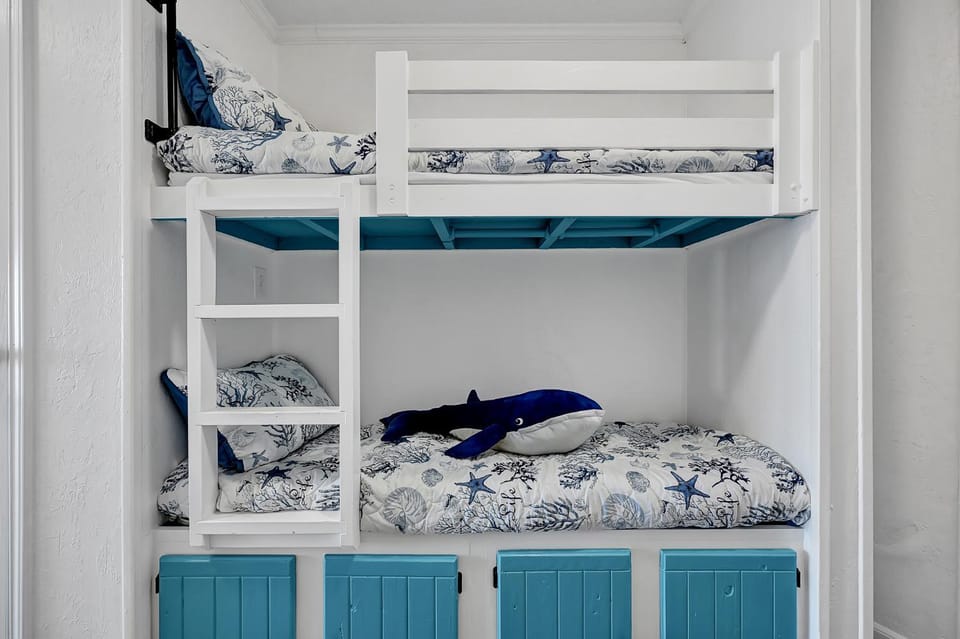 Bed, bunk bed