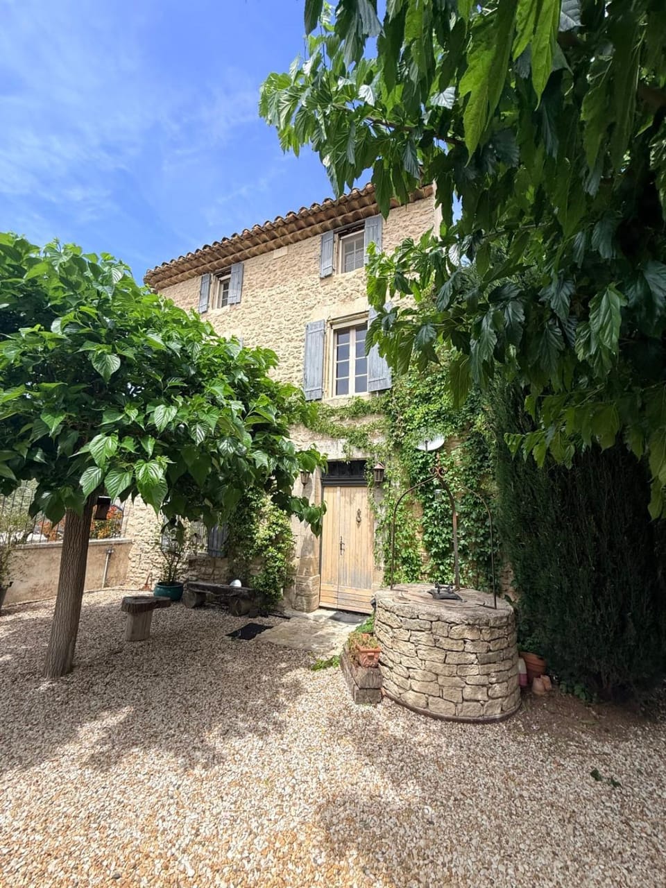 Bastide Caladone Charm and authenticity House in L'Isle-sur-la-Sorgue