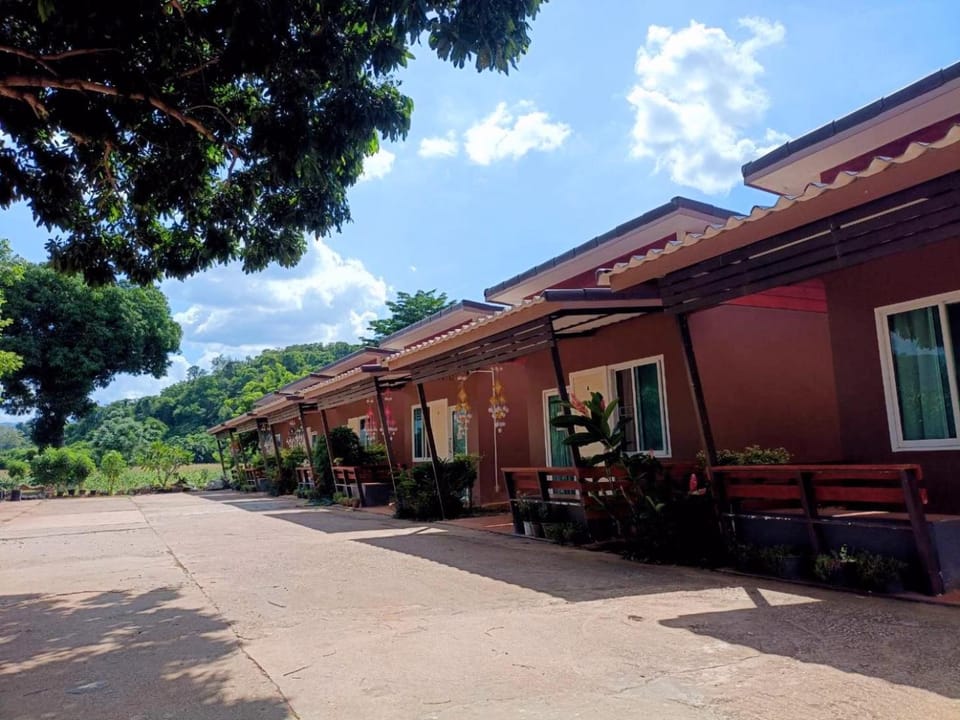 Property building, Neighbourhood