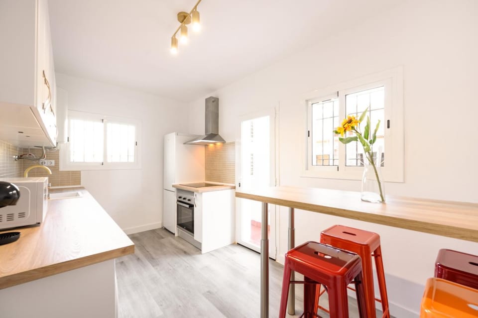 Kitchen or kitchenette, Dining area, microwave, oven, stove, air conditioner, air conditioner