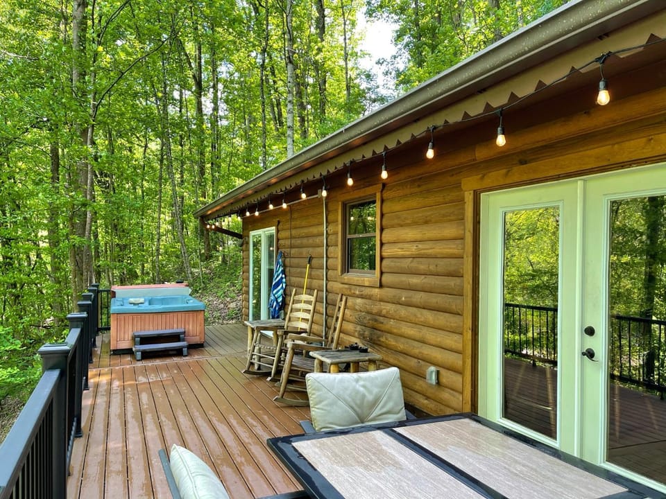 Smoky's Lodge Chalet in Pigeon Forge