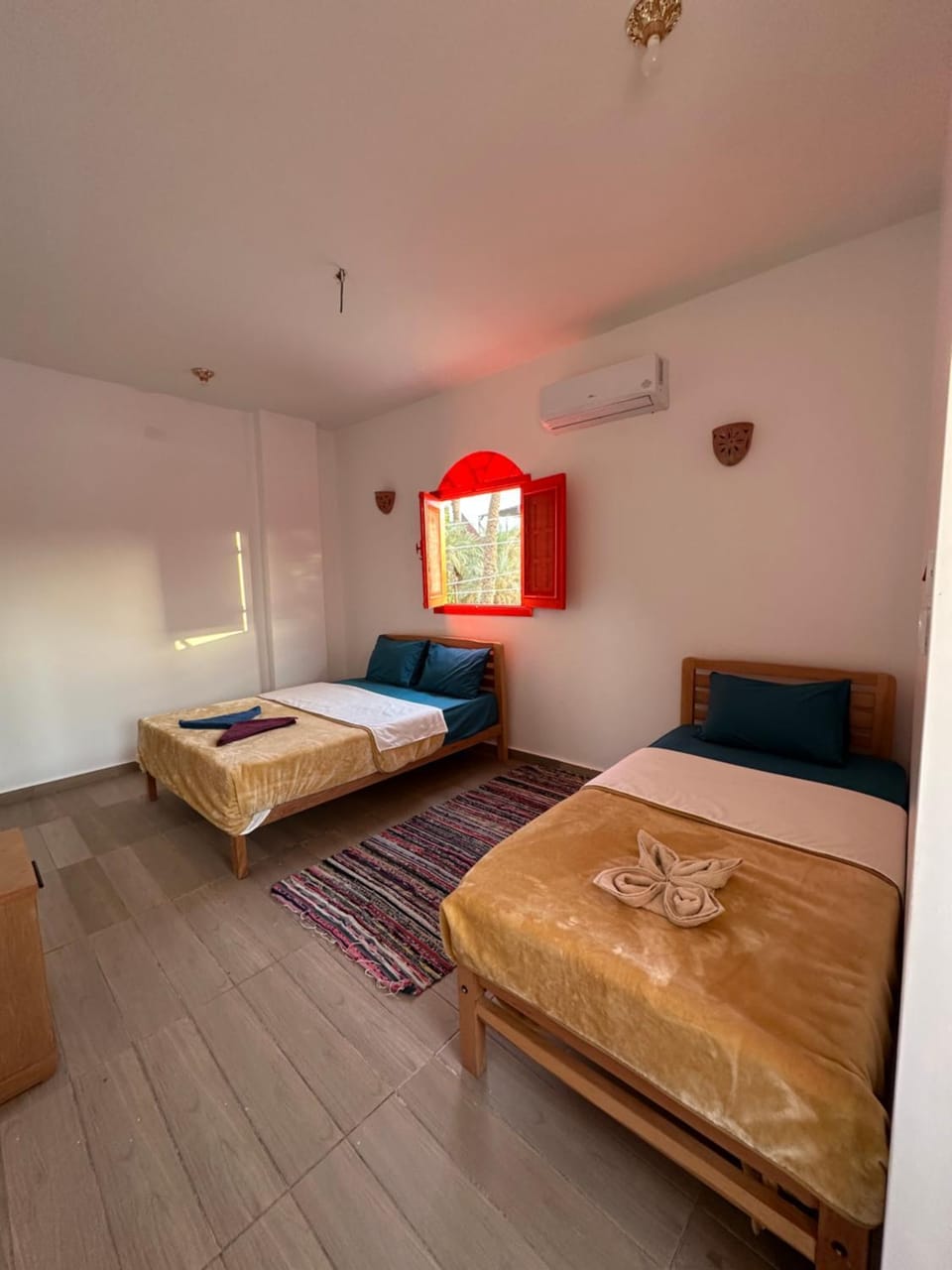 Bed, Photo of the whole room, Bedroom, air conditioner