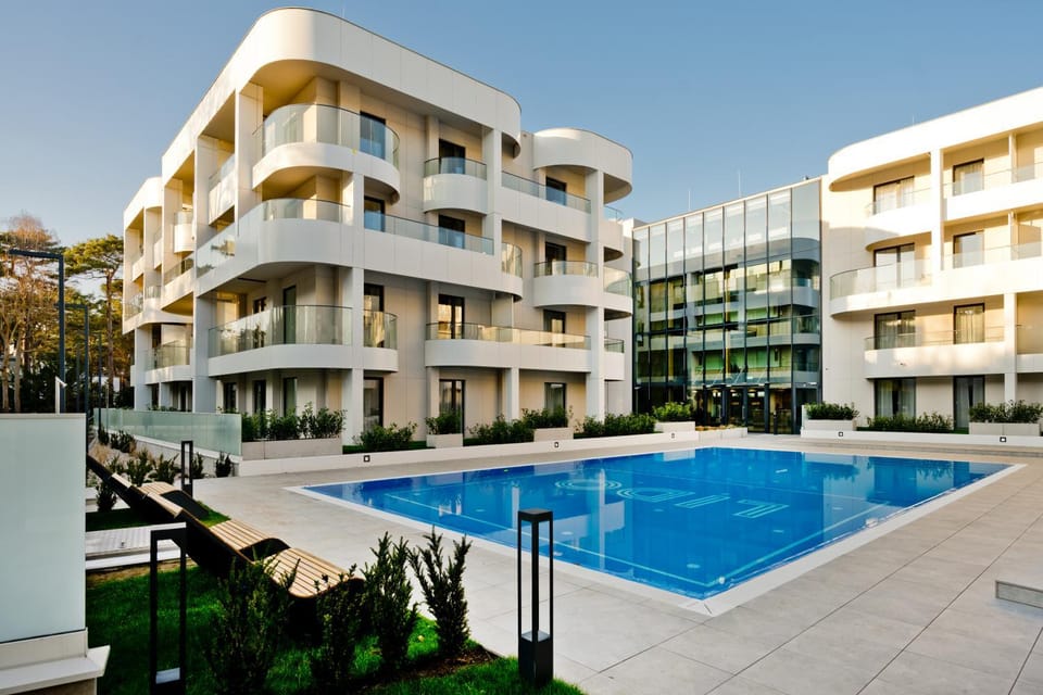 Property building, Pool view, Swimming pool