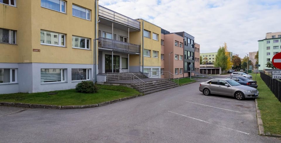 Property building, Day, Street view, Parking