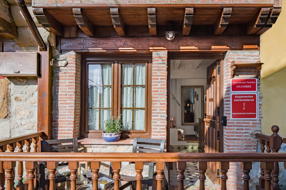 Casa OYAMBRE COMILLAS House in Western coast of Cantabria