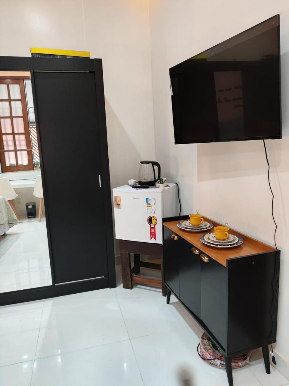 TV and multimedia, Coffee/tea facilities, minibar