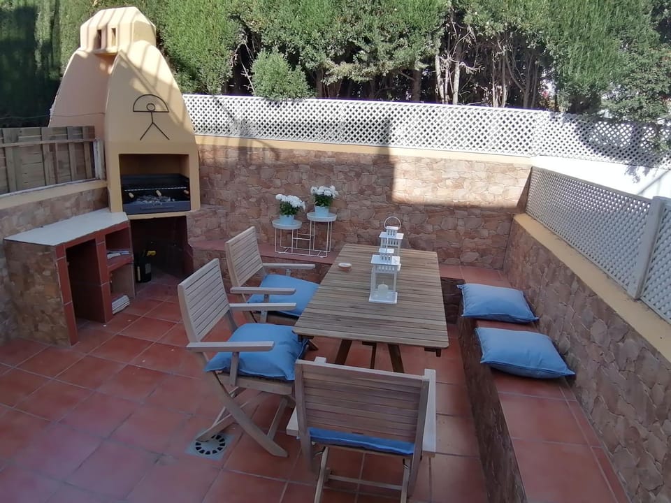 BBQ facilities, Balcony/Terrace