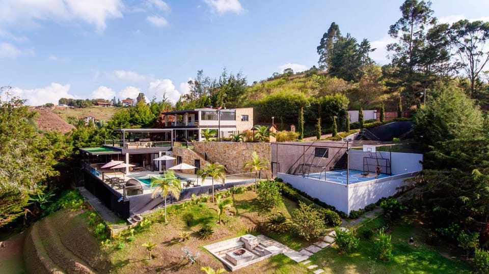 Property building, Bird's eye view, Swimming pool