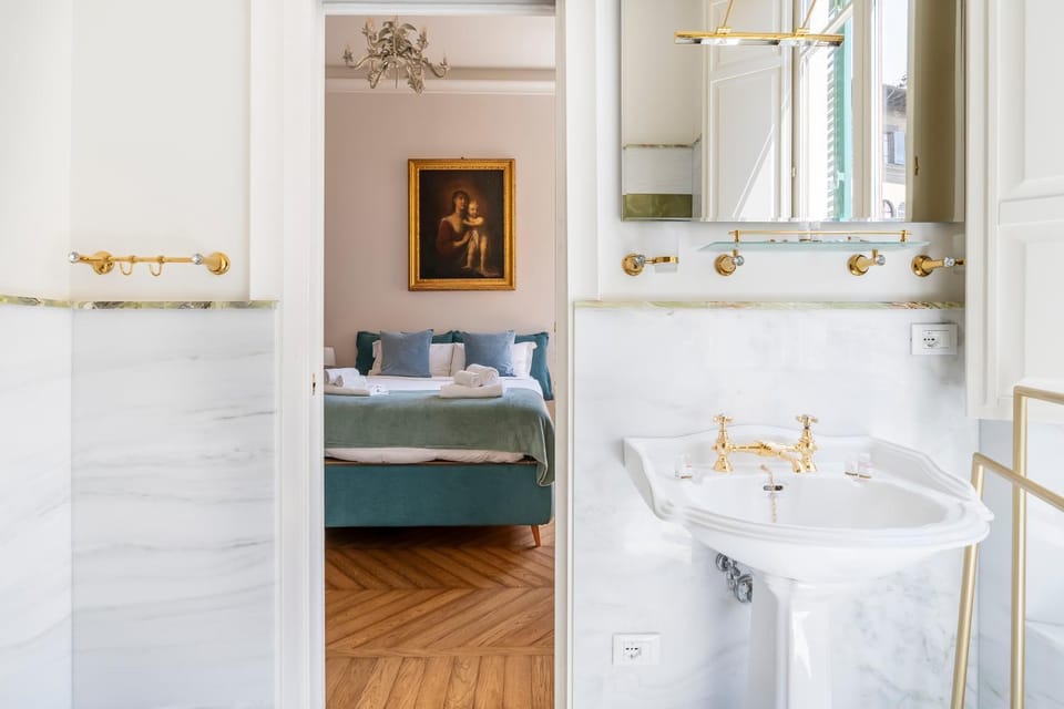 Bed, Bathroom, Photo of the whole room, Bedroom, towels