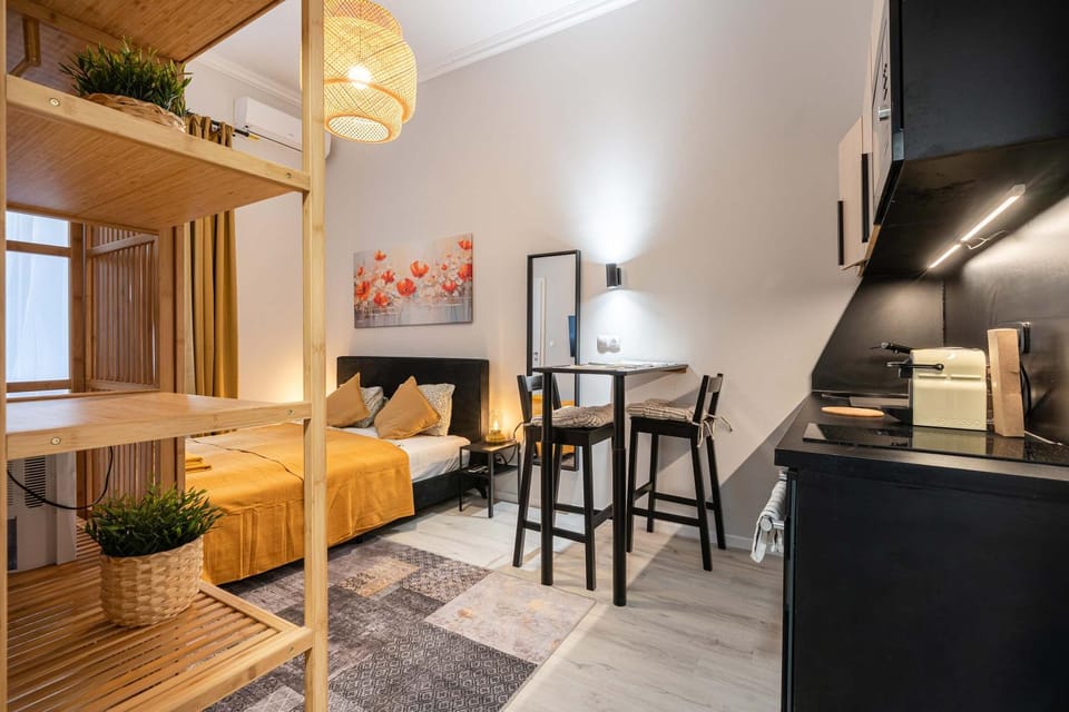 Bed, Kitchen or kitchenette, Living room, Dining area, Bedroom