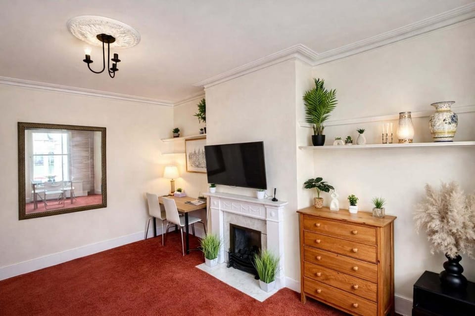 Communal lounge/ TV room, TV and multimedia, Evening entertainment, flat iron