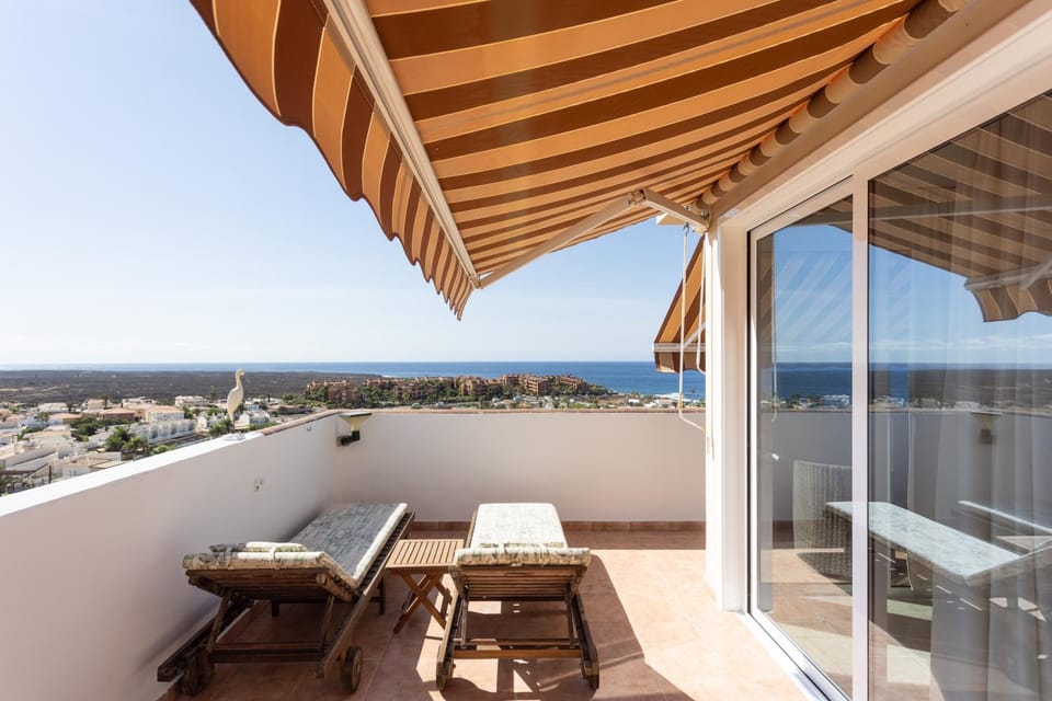 View (from property/room), Balcony/Terrace, Sea view