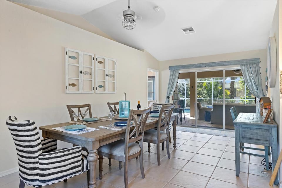 Pet & family friendly villa w/bikes, ping pong table & fenced yard! Villa Avery - SWFL Rentals Villa in Cape Coral