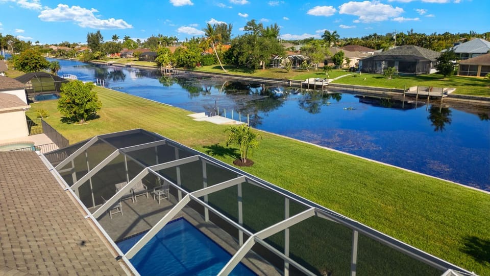 4BR water view villa w/hot tub & pack & play! Villa Cape Vida - SWFL Rentals Villa in Cape Coral