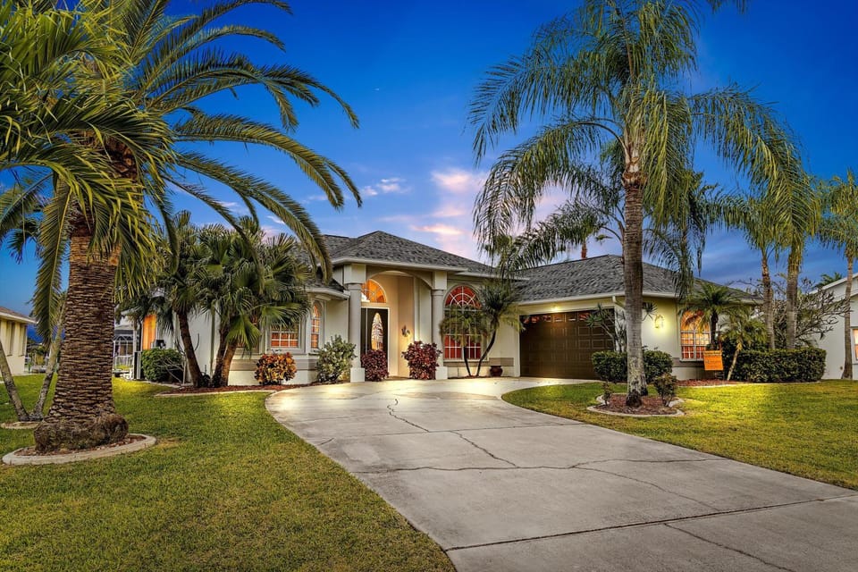 A Family & Pet friendly villa w/hot tub, bikes & boat lift w/gulf access! Villa Ashlyn - SWFL Rentals Villa in Cape Coral