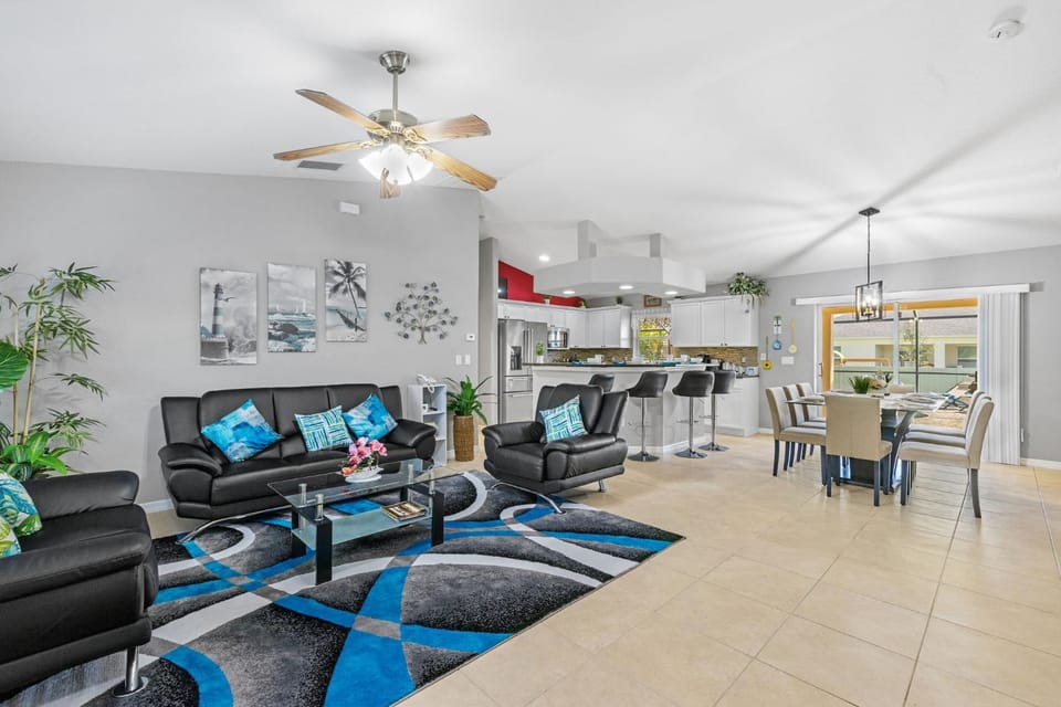 Private villa w/electric heated pool in quiet neighborhood! Villa Blanca - SWFL Rentals Villa in Cape Coral