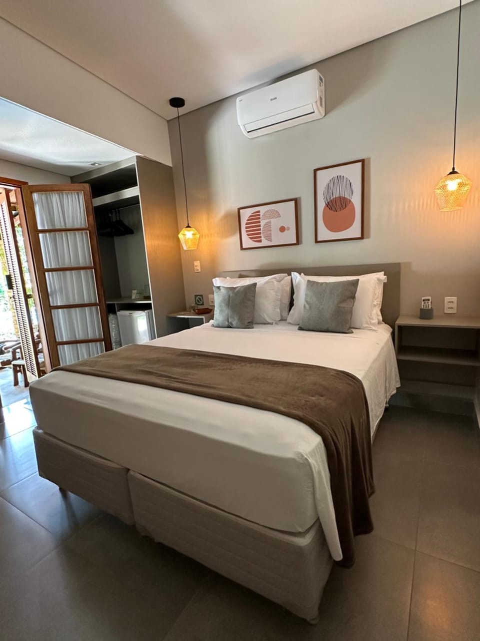 Bed, Photo of the whole room, Bedroom, locker, wardrobe