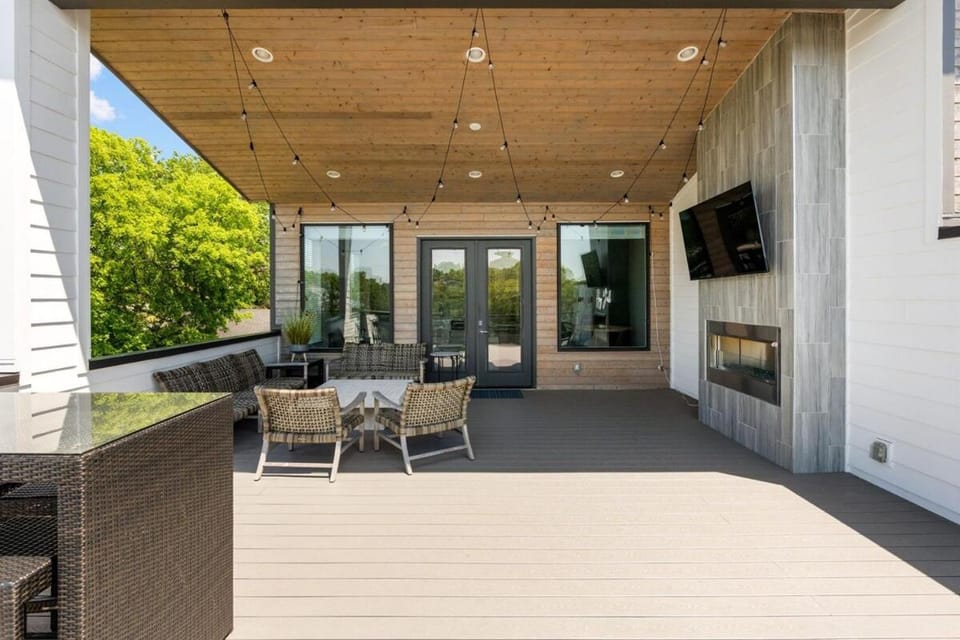 Patio, TV and multimedia, View (from property/room), Balcony/Terrace