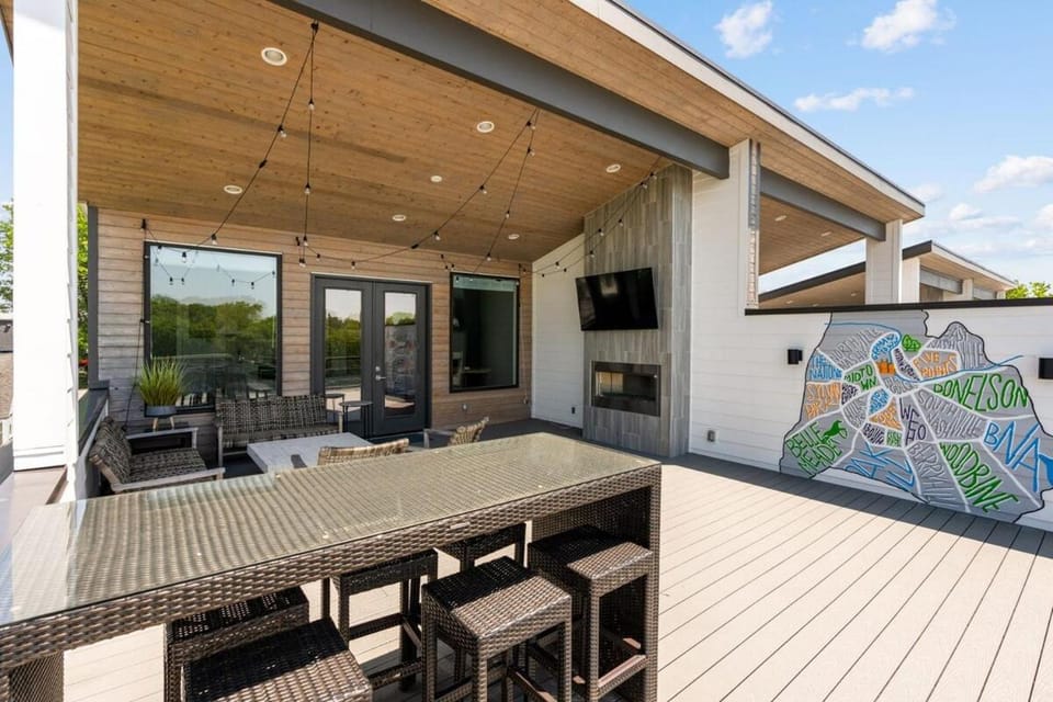 TV and multimedia, Balcony/Terrace, Seating area, fireplace