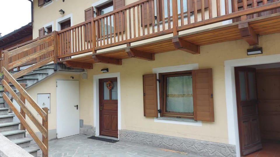 CAV MES VALLEES Torgnon Vda Apartment in Torgnon