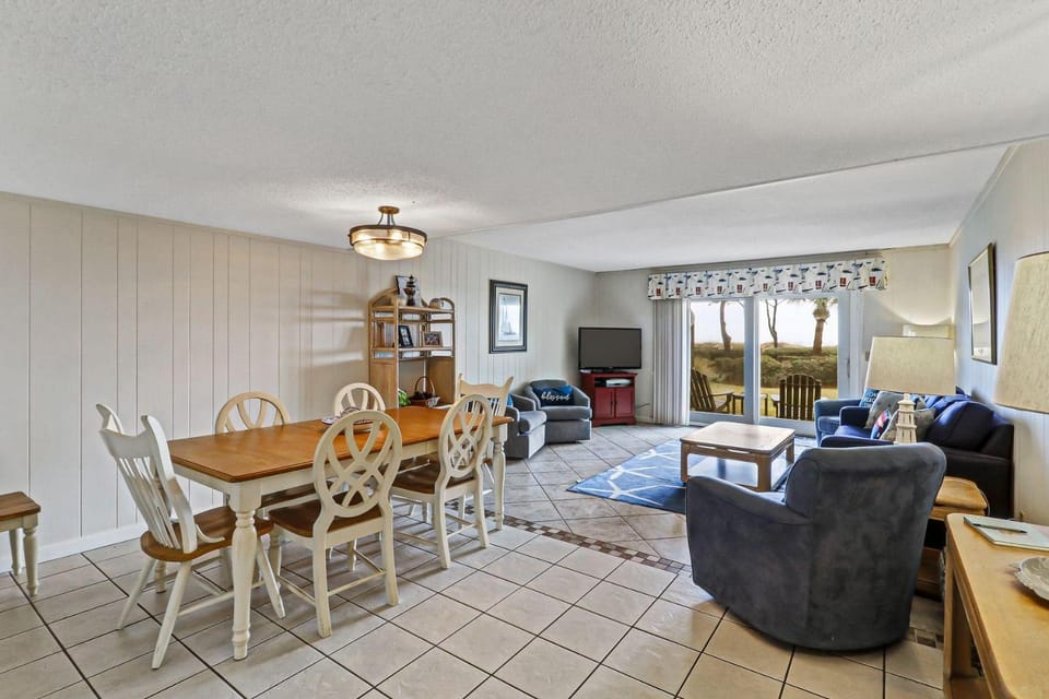 Ocean Club Villa 41 House in South Forest Beach