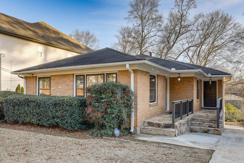 2 Mi to Midtown: Chic Apartment in Atlanta! Apartment in Buckhead