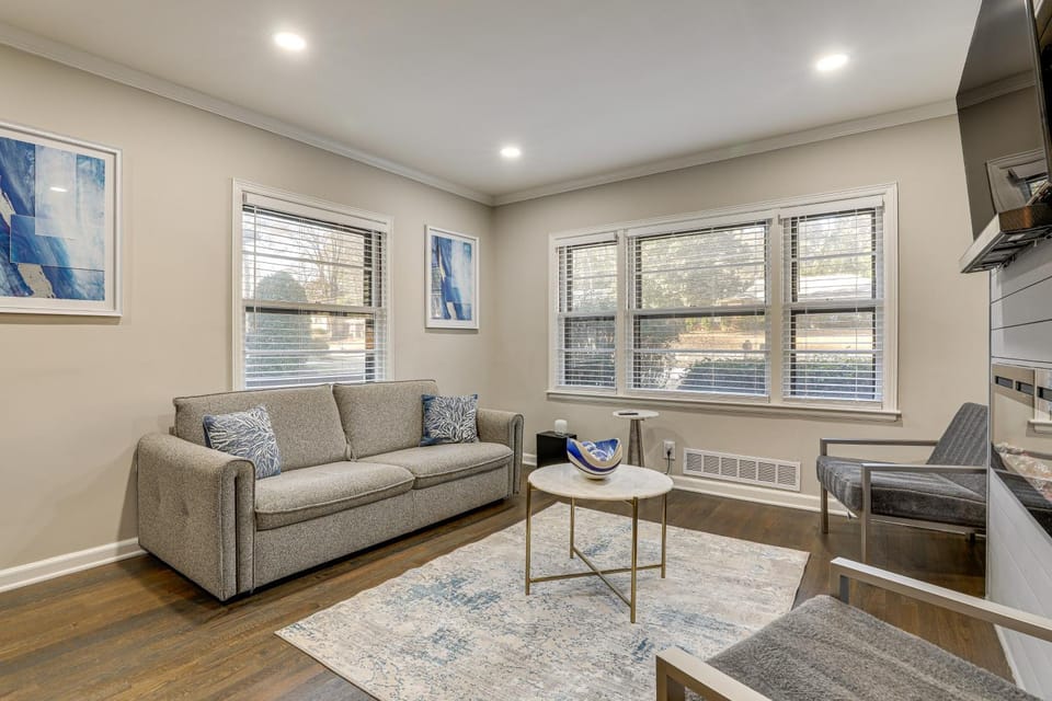 2 Mi to Midtown: Chic Apartment in Atlanta! Apartment in Buckhead