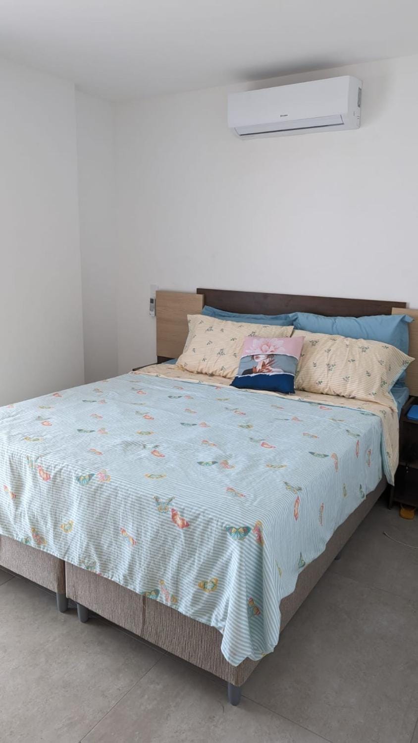 Bedroom, air conditioner