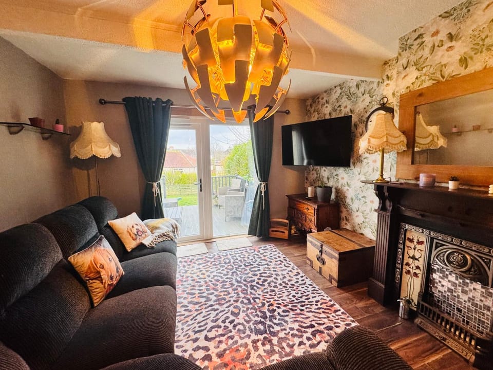 Bright 3 bedroom house with private garden near Edinburgh - Woodside home House in Scotland