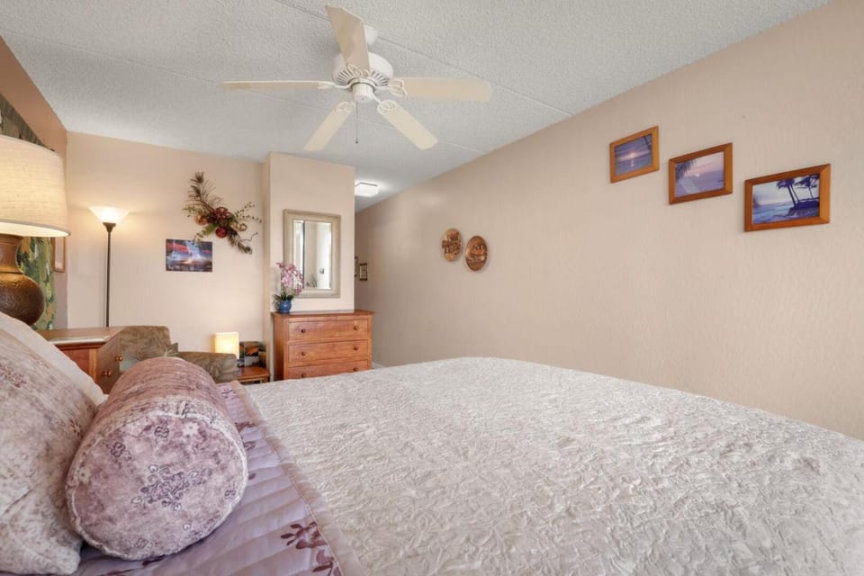 Kona Pacific B-308 House in Holualoa