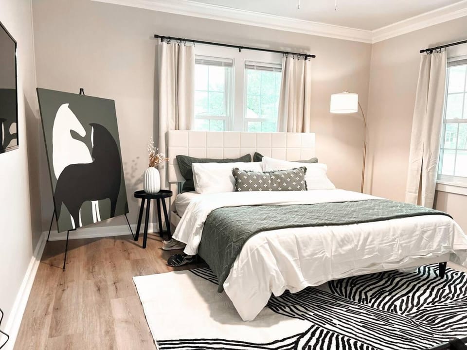 Abbott Retreat- 4min walk to TTU & 2 king beds House in Lubbock