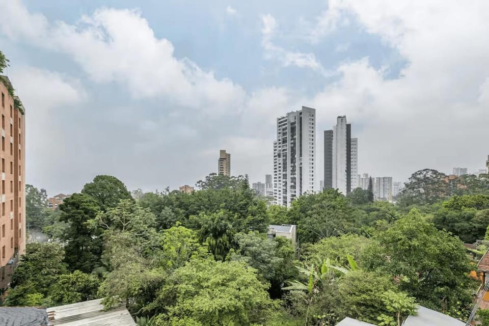 Poblado, 5 min to San Lucas Plaza, Free parking 316 Apartment in Envigado