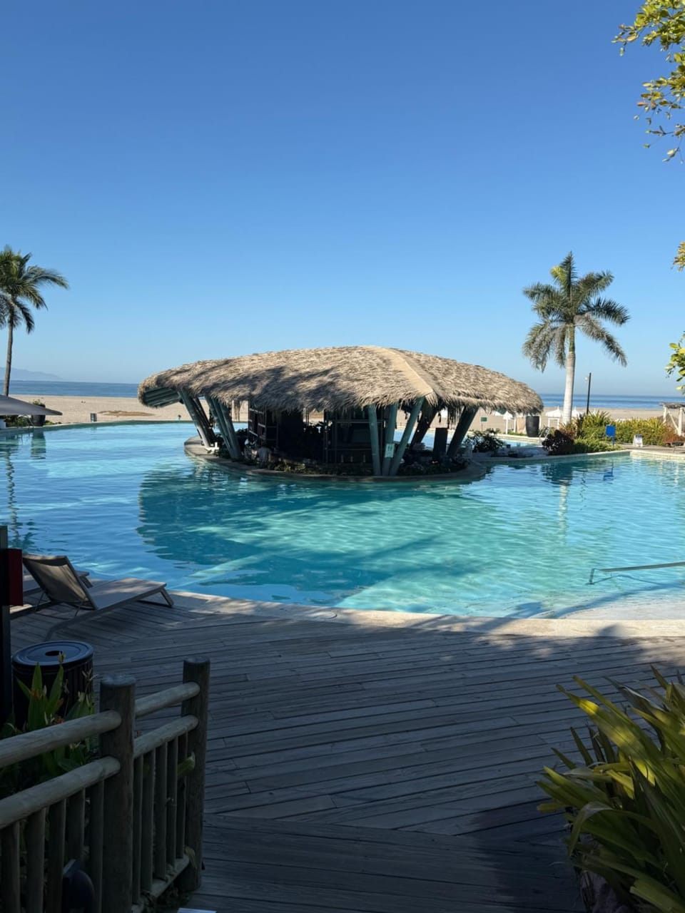Natural landscape, Lounge or bar, Beach, Pool view, Sea view, Swimming pool, sunbed
