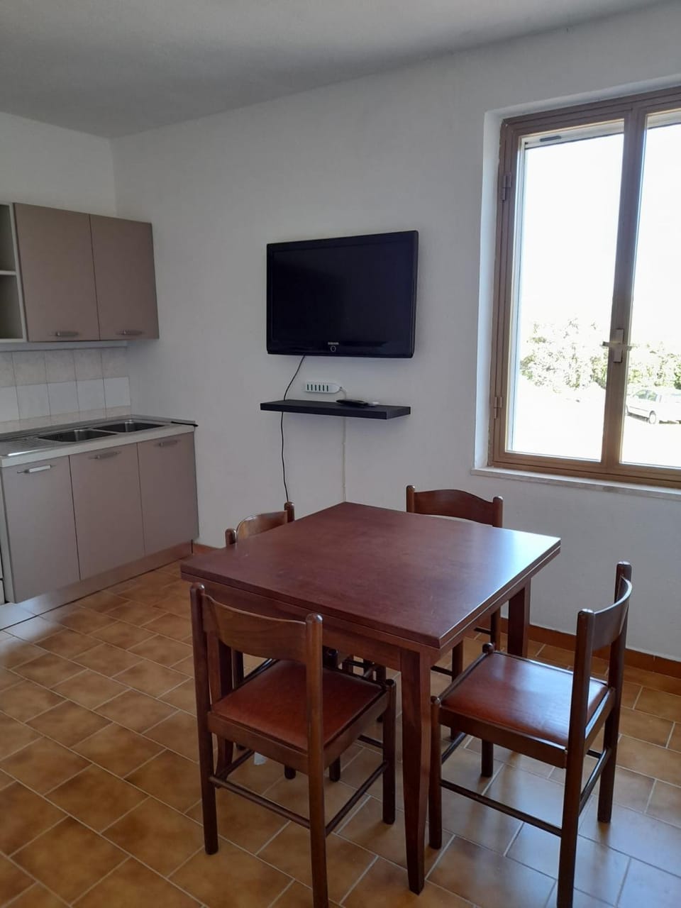 TV and multimedia, Kitchen or kitchenette, Dining area