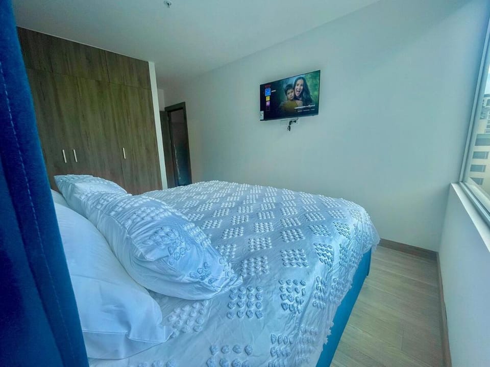 Modern downtown apartment with gym and view Apartment in Quito