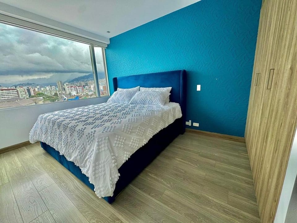 Modern downtown apartment with gym and view Apartment in Quito