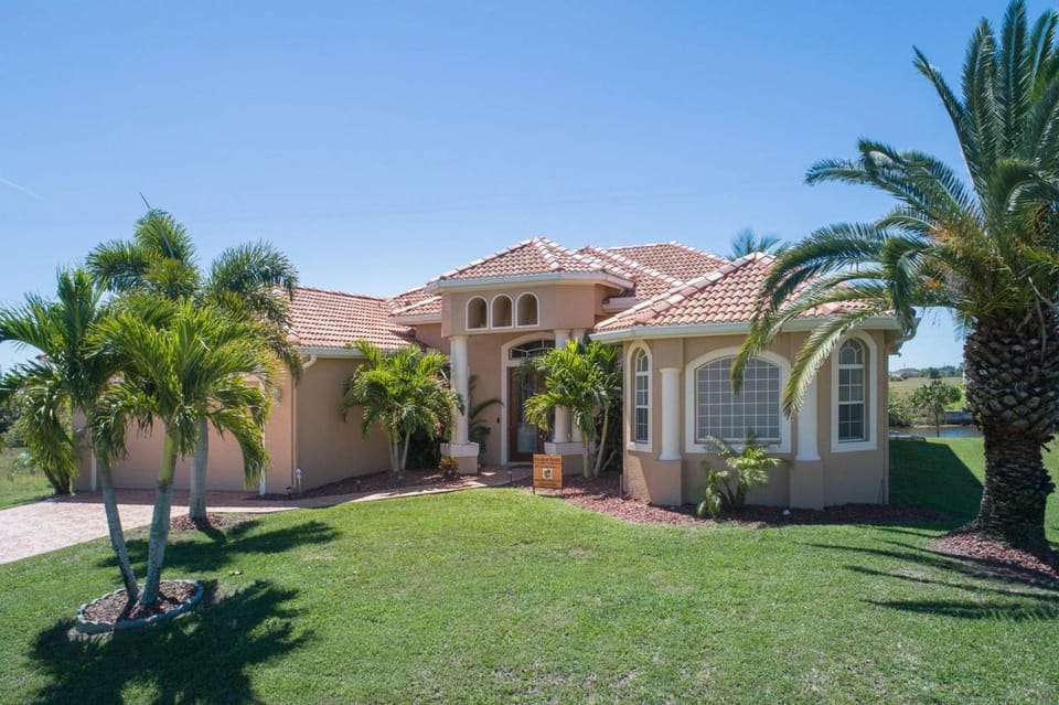 Gulf access & pet friendly in a quiet neighborhood; Great for families! Villa Ellis - SWFL Rentals Villa in Cape Coral