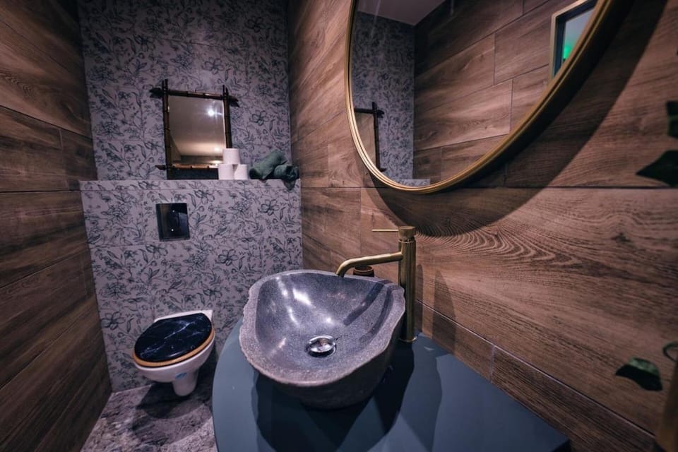 Toilet, Bathroom